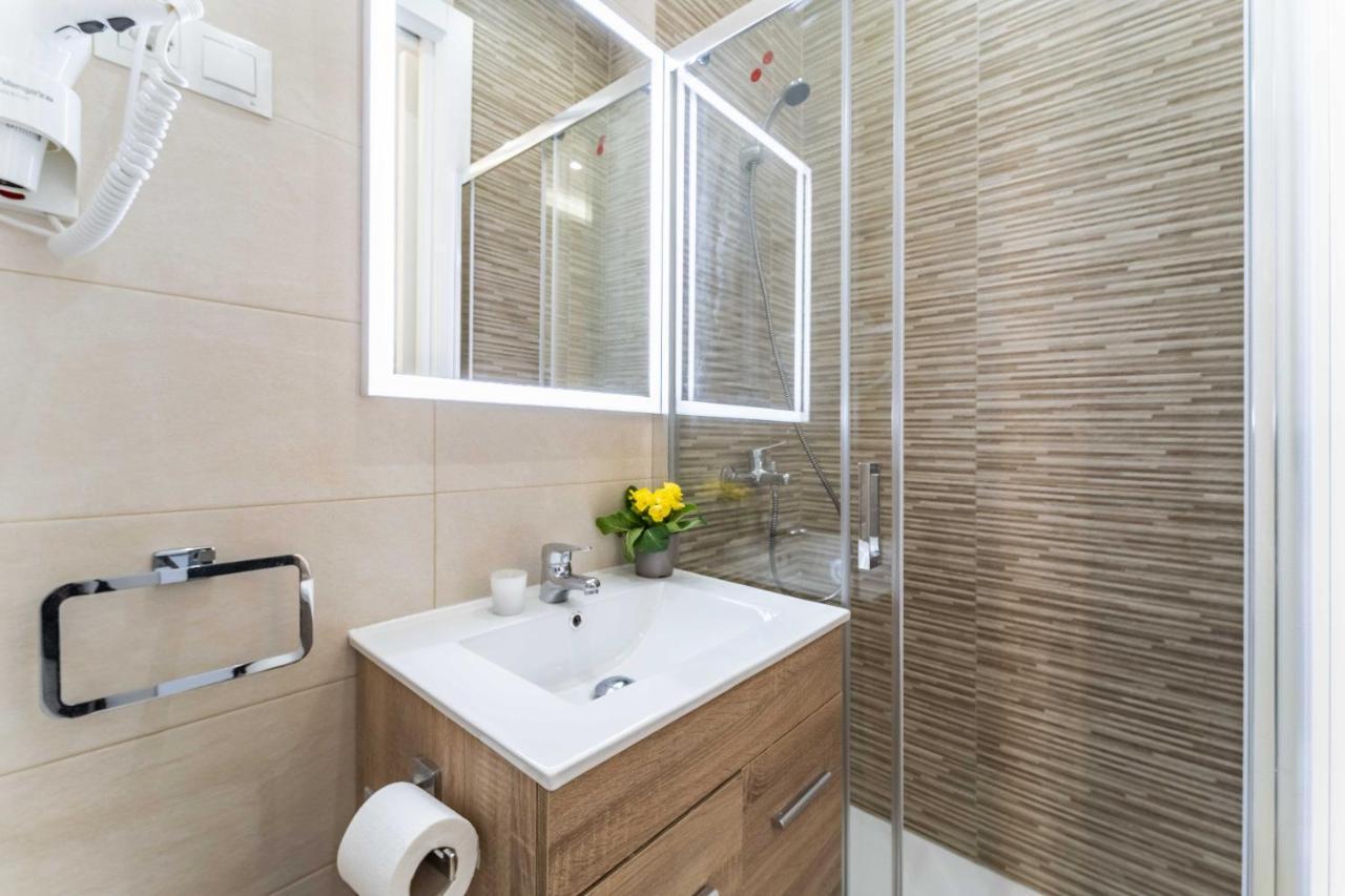 Exclusive Luxury Apartment In Central Madrid Exteriör bild
